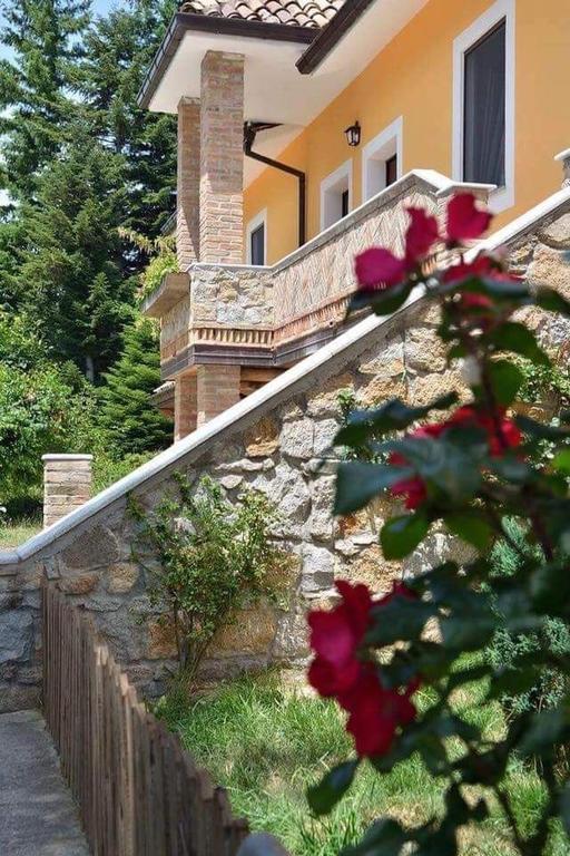 Agriturismo Macchia Di Tuono Hotell San Giovanni in Fiore Exteriör bild